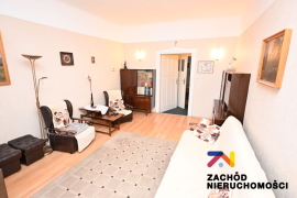 Całe piętro w kamienicy w centrum miasta